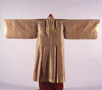 Kings robe with dragon decration(back)