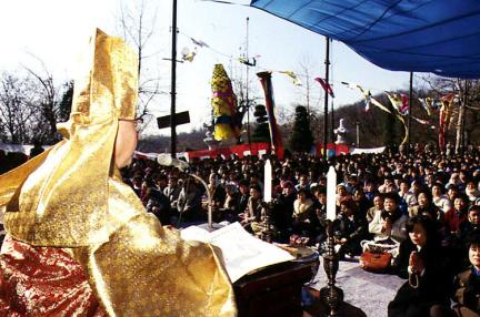 Giving speech during the rite