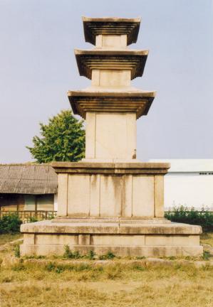 Three Storied Stone Pagoda at the East in Suljeong-ri
