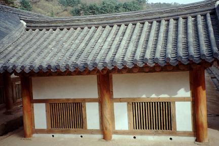 Storage Halls for the Tripitaka Koreana Woodblocks at Haeinsa Temple