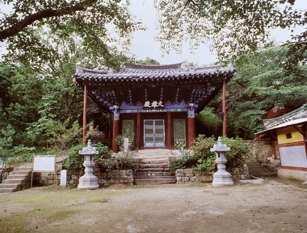Daeungjeon Hall of Bukjijangsa Temple