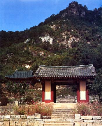 Hoejeonmun Gate in Cheongpyeongsa Temple