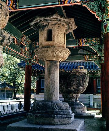 Stone Lantern with Four Guardian Kings in Beopjusa Temple