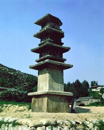 Five Storied Stone Pagoda in Manboksa Temple Site