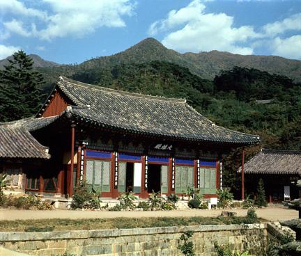 Daeungjeon Hall in Hwaeomsa Temple
