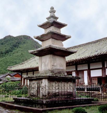 Three storied stone pagoda of Unmunsa Temple