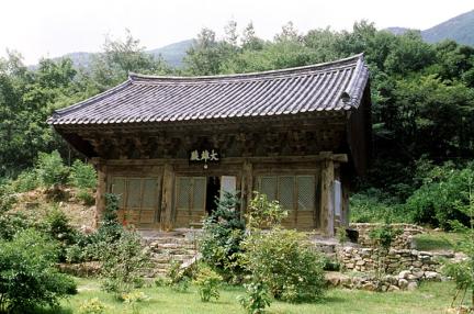 Daeungjeon Hall of Daebisa Temple