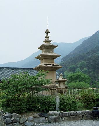 Three storied stone pagoda of Pyochungsa Temple