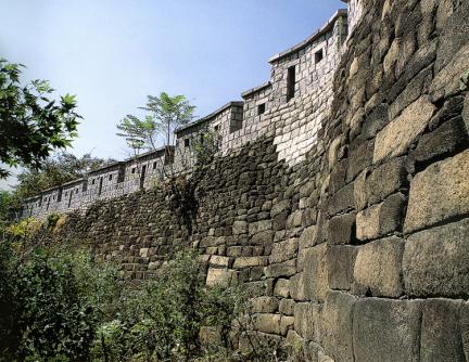 Seoul Castle Walls(in Jangchung-dong)