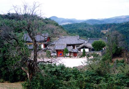 Distance view of confucian shrine in Janggi