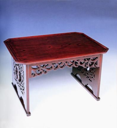 Tray-table capentry