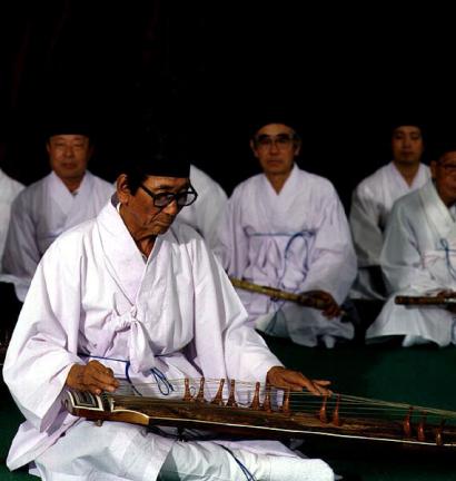 Hyangjejul local music in Iri