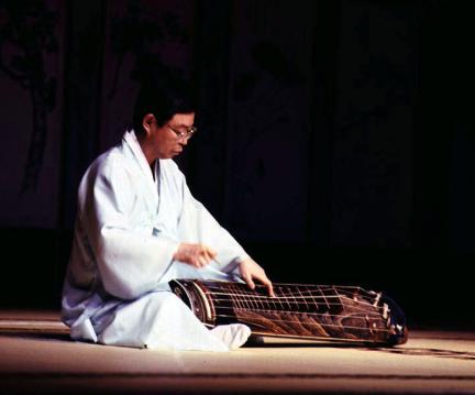 Solo performance with Geomungo string instrument