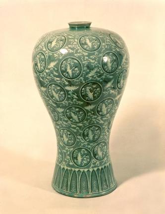 Celadon Vase with Inlaid Crane and Cloud Designs
