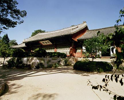 Confucian Shrine in Seoul(Daeseongjeon, Myeongnyundang, Dongmu, Seomu, Sammun)